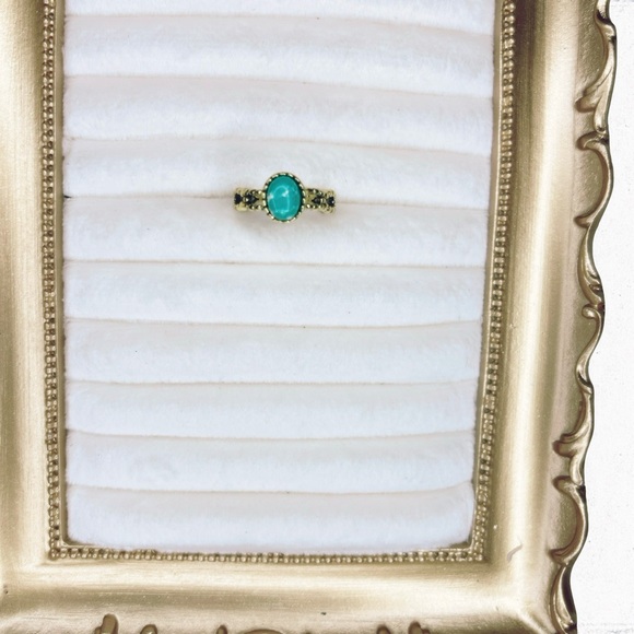 Vintage Jewelry - 4885. Southwest Goldtone Vintage Ring 6